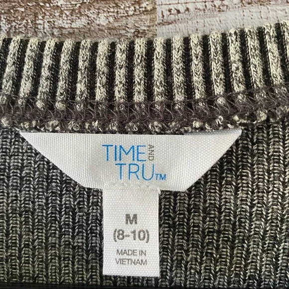 NWT Time and Tru Relaxed Long-Sleeved Top Size M - Picture 10 of 11